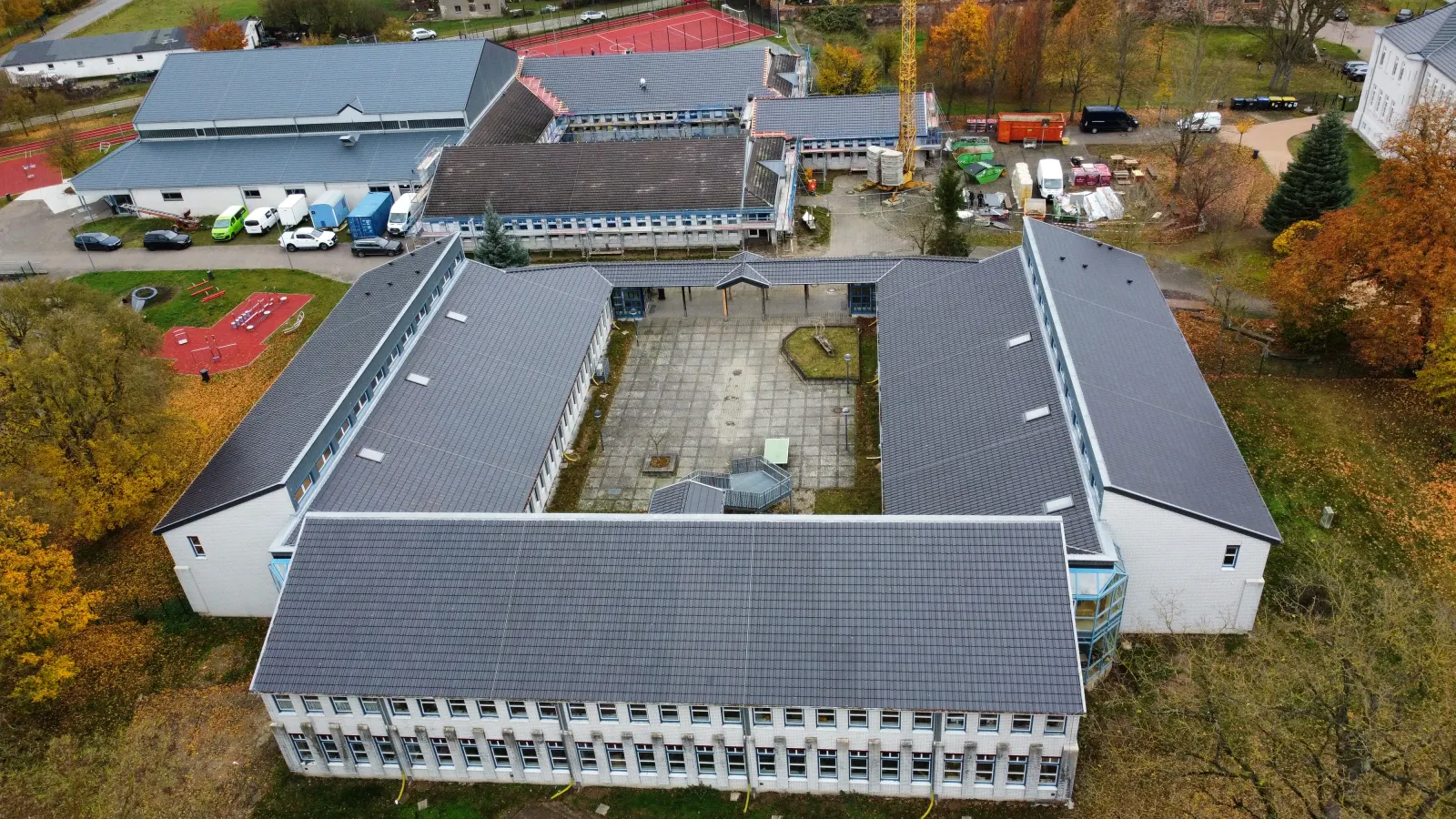 Dachsanierung Schlossgymnasium Gützkow